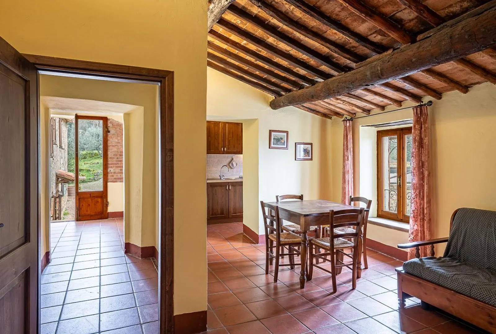 Antico Borgo Poggiarello Pension Monteriggioni 0*,  Italië